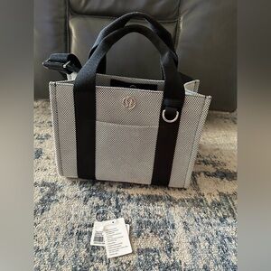 Lululemon tote bag